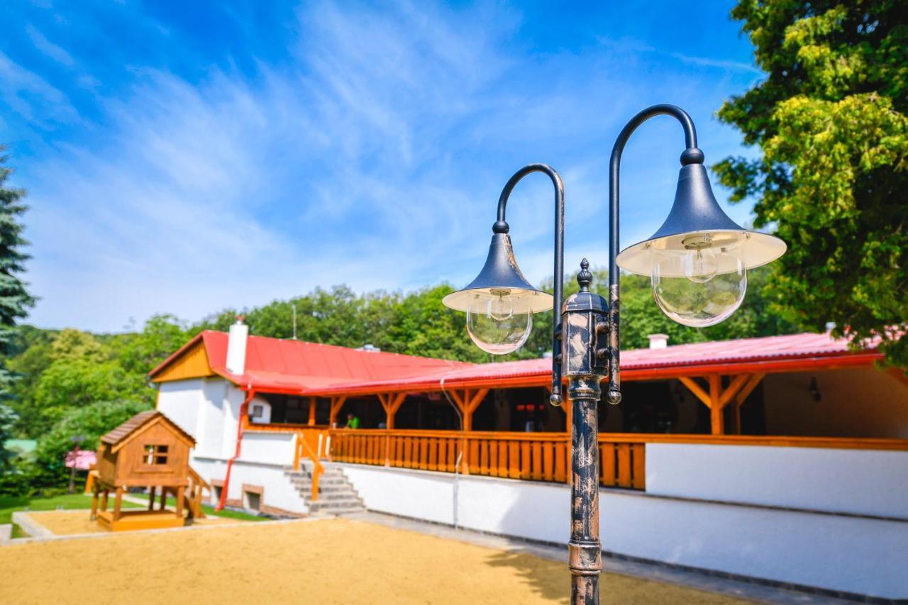 Penzion Turista Hotel Banska Stiavnica Exterior photo